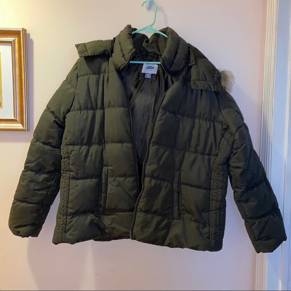 Old Navy Jackets & Blazers - Old Navy puffer jacket with detachable hood